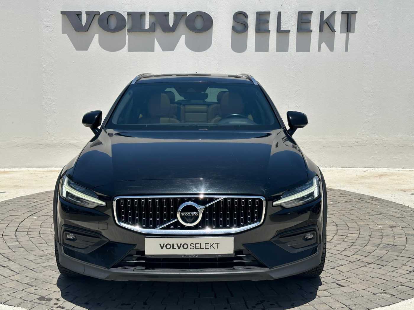 Volvo  Cross Country D4 AWD Momentum