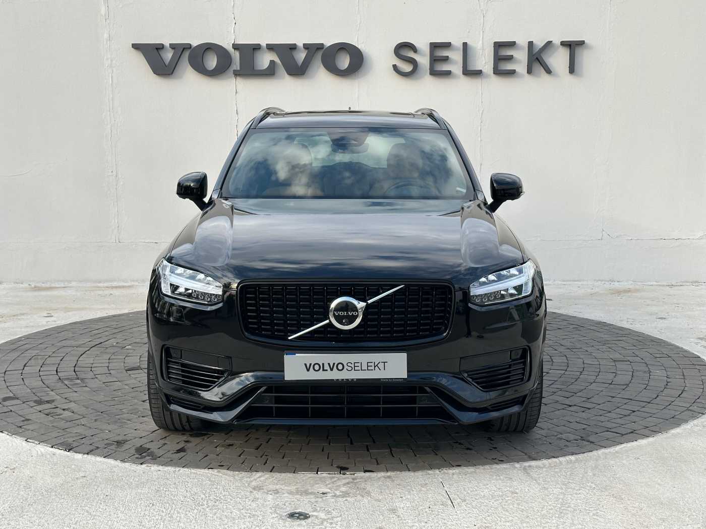 Volvo  XC90, T8 AWD plug-in hybrid, Plus, Dark